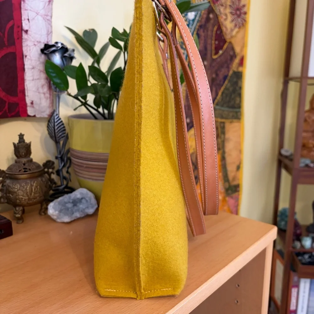 Hejlov Honey Tan Torsby Tote Shoulder Bag Purse Wool Felt Nordic Lagenlook